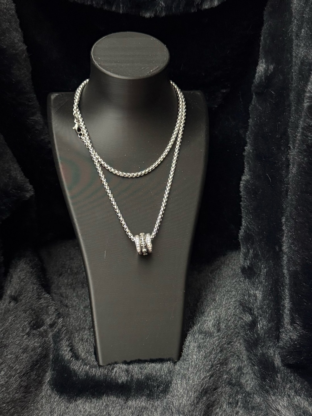 Long Twisted Rope Chain Necklace Engraved Rhinestone Cylindrical Ring